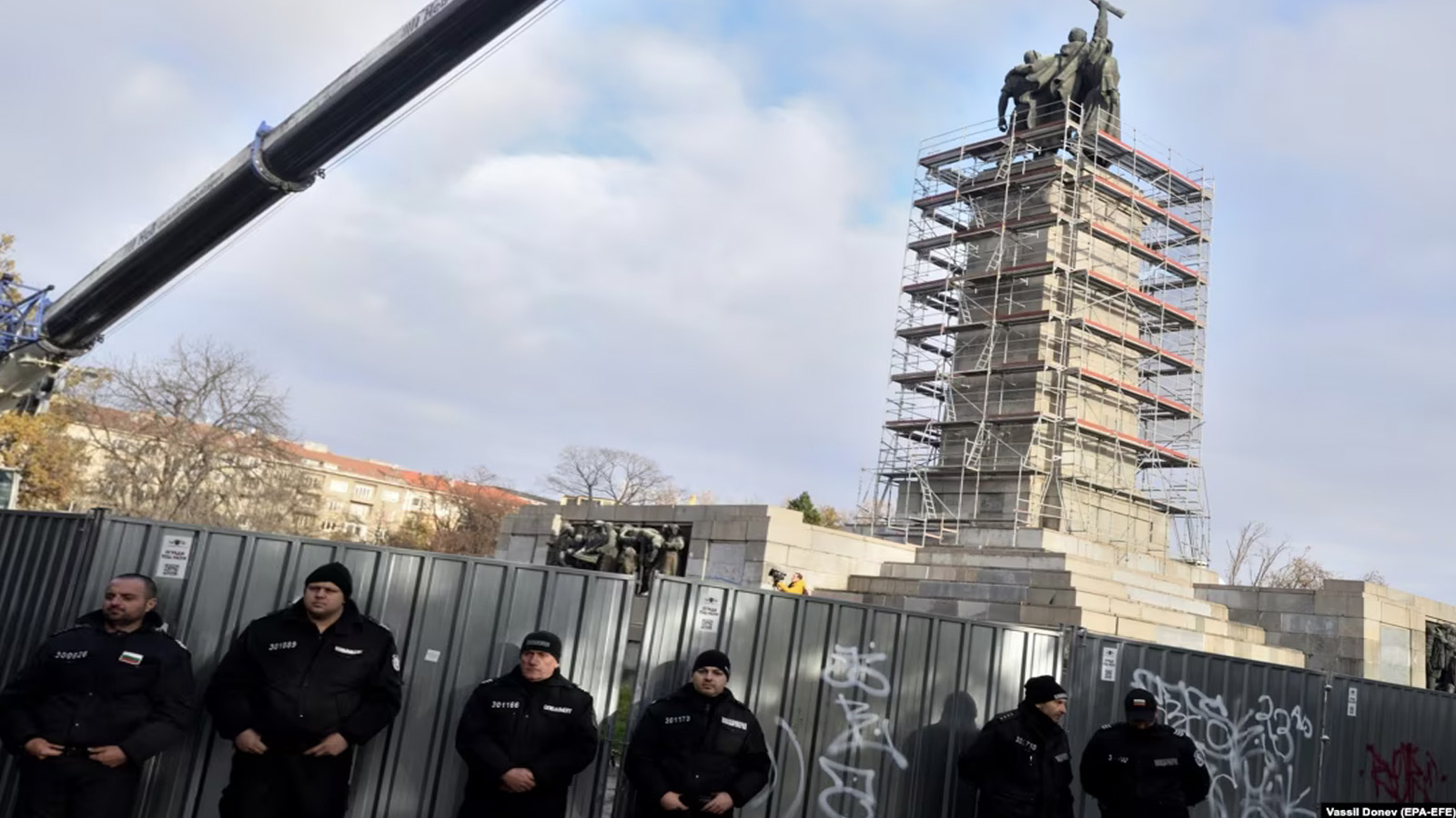 katastrofi_mnimeioy_kokkino_str-04