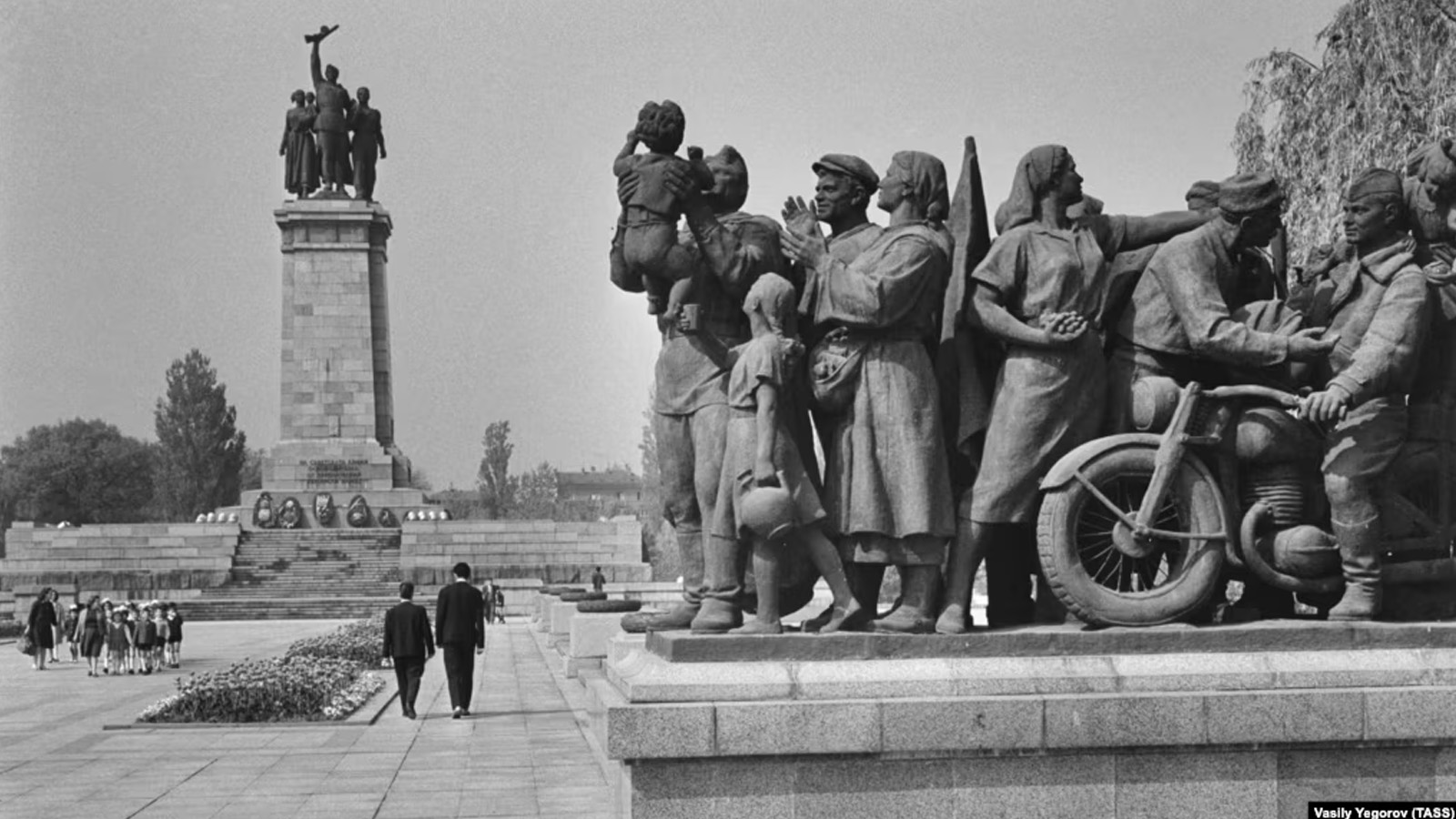 katastrofi_mnimeioy_kokkino_str-06