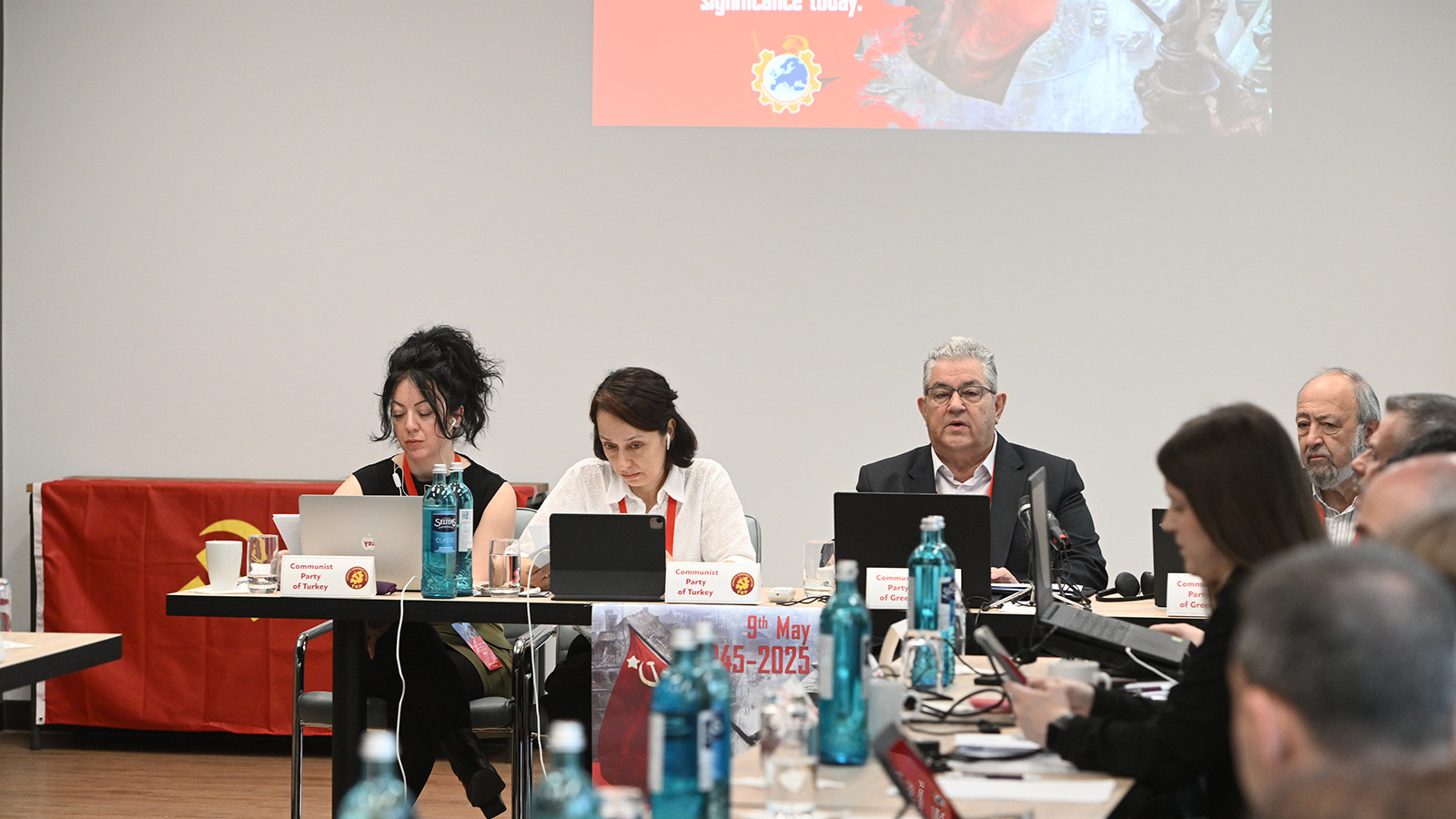 sinantisi-kommounistikis-drasis-04