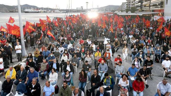 La strada stretta dei comunisti in tempo di pace