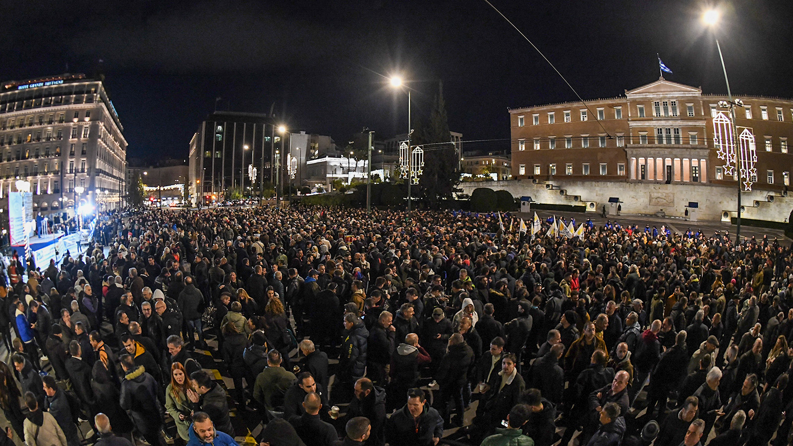 syntagma-stratiotikoi-22